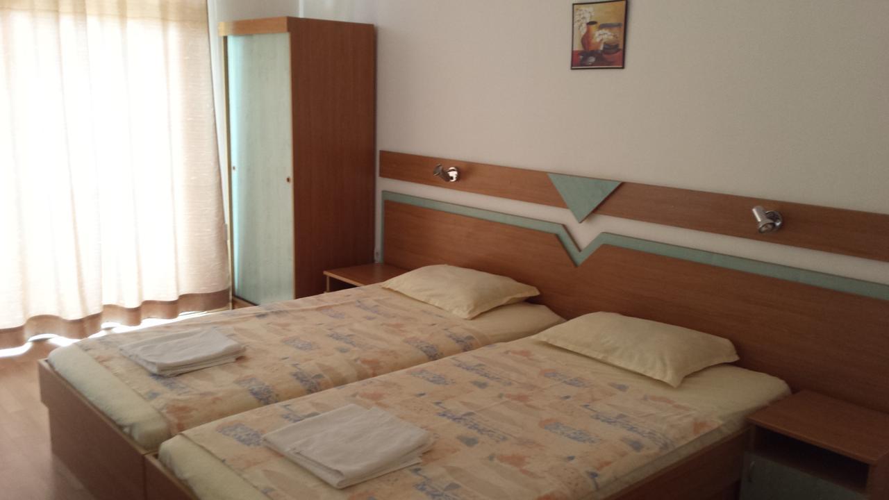 Hotel Diva Ravda Bagian luar foto
