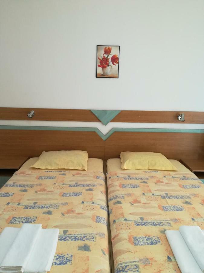 Hotel Diva Ravda Bagian luar foto